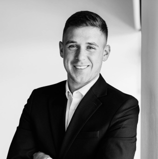 Tom - Partner